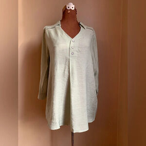 Simply Noelle green blouse